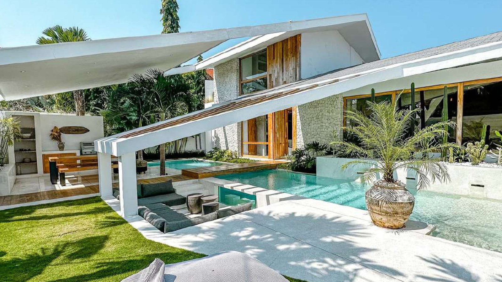 KHALIFA VILLA image 2